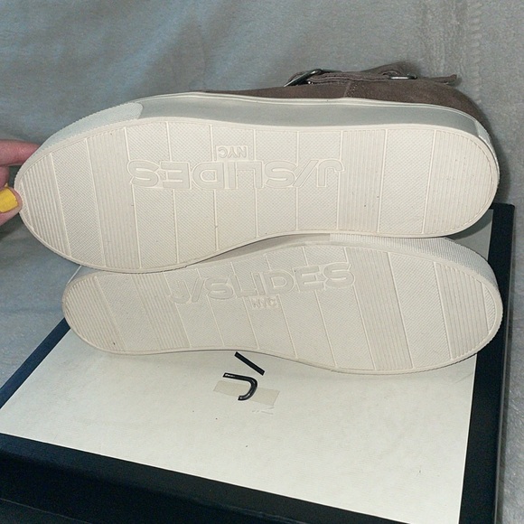 NWT J/SLIDES WELLS Taupe Suede Hidden Wedge Faux Fur Platform - Picture 16 of 16